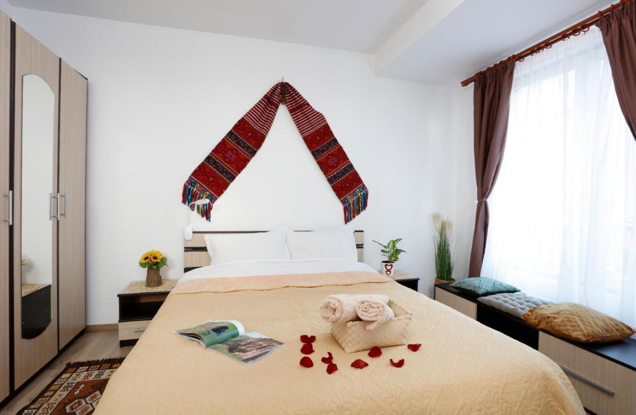 Traditional Romanian Apartments Bucharest Luaran gambar
