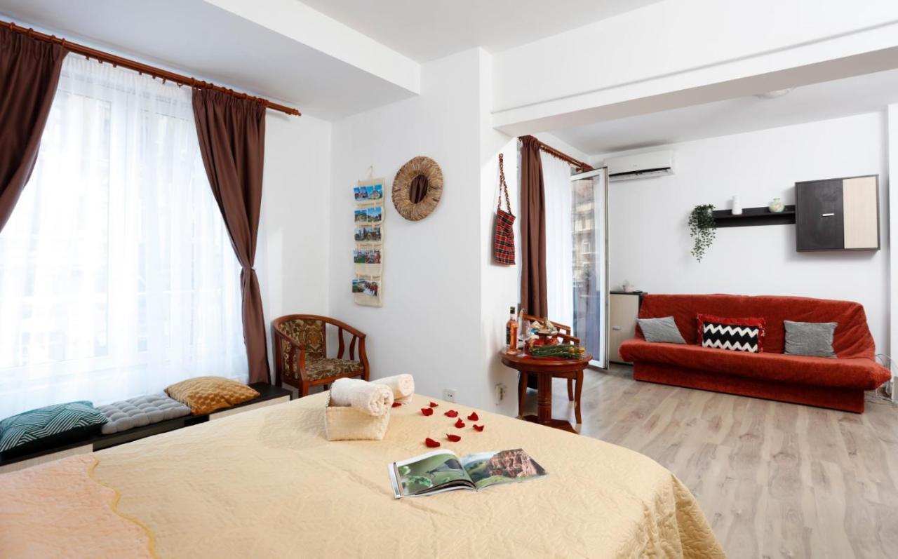 Traditional Romanian Apartments Bucharest Luaran gambar