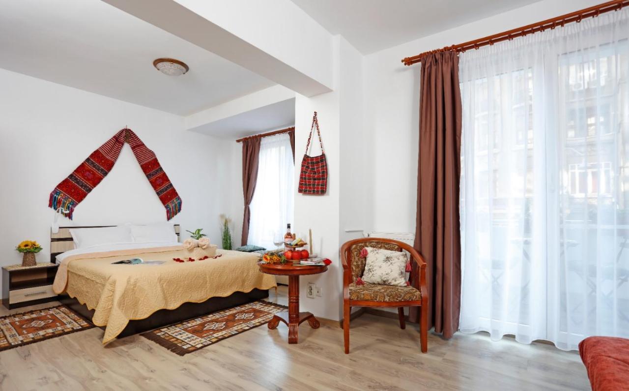 Traditional Romanian Apartments Bucharest Luaran gambar
