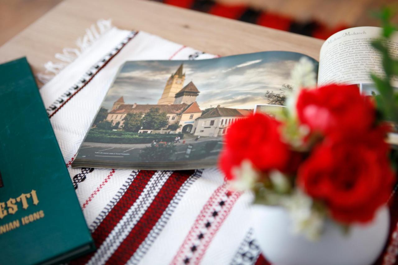 Traditional Romanian Apartments Bucharest Luaran gambar