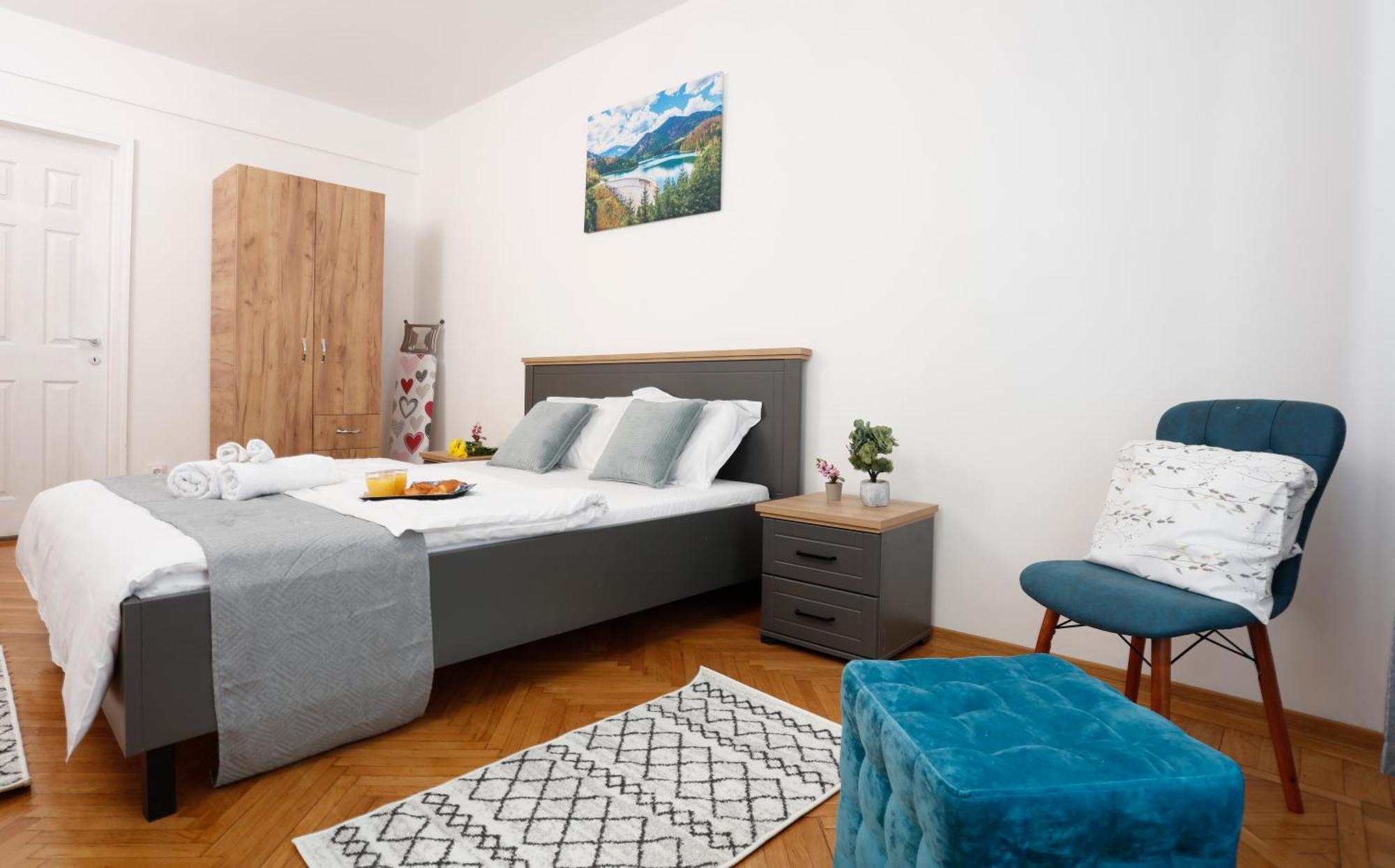 Traditional Romanian Apartments Bucharest Luaran gambar
