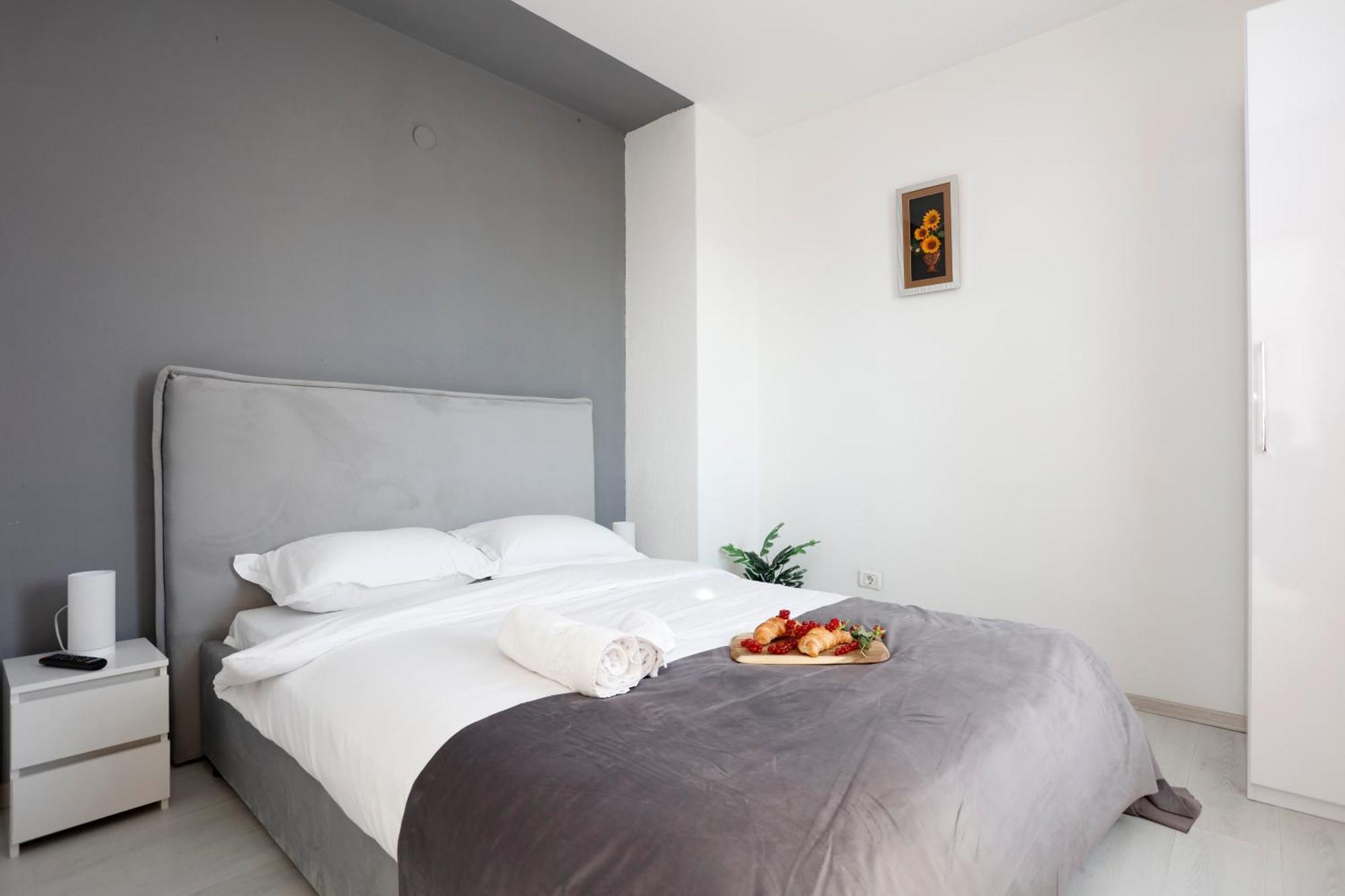 Traditional Romanian Apartments Bucharest Luaran gambar